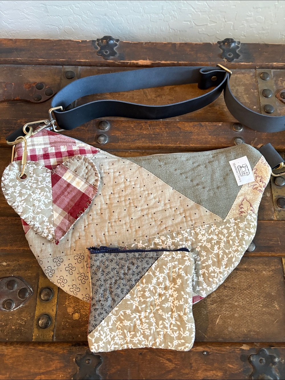 Handmade Quilted Patchwork Crossbody Bag in Beige & Red W/ leather strap